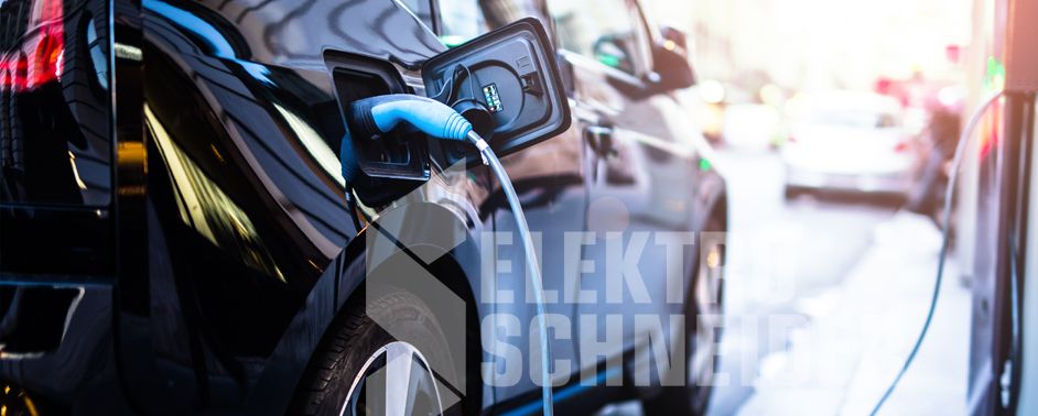 Elektroauto an einer Ladestation